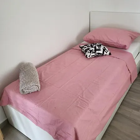 Apartman Viktorija דירה Miletici